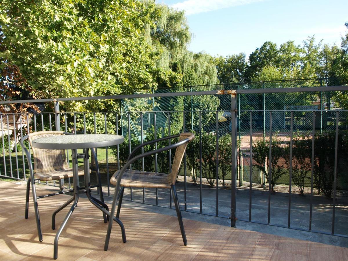 Garden Club Panzio Bed and Breakfast Balatonmáriafürdő Eksteriør billede
