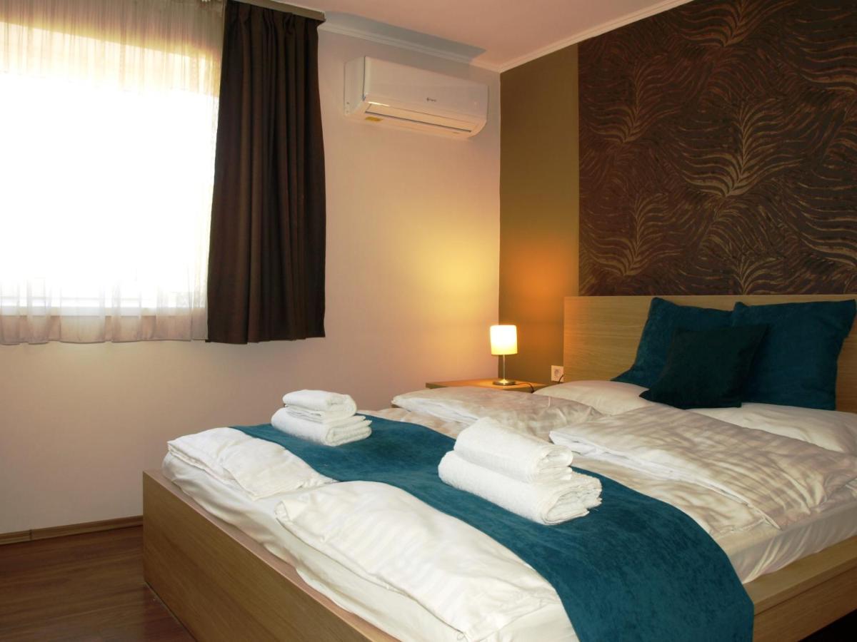 Garden Club Panzio Bed and Breakfast Balatonmáriafürdő Eksteriør billede