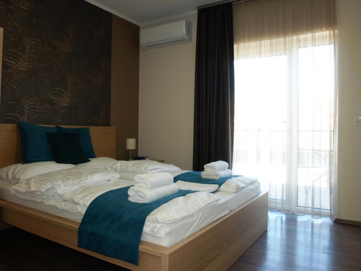 Garden Club Panzio Bed and Breakfast Balatonmáriafürdő Eksteriør billede