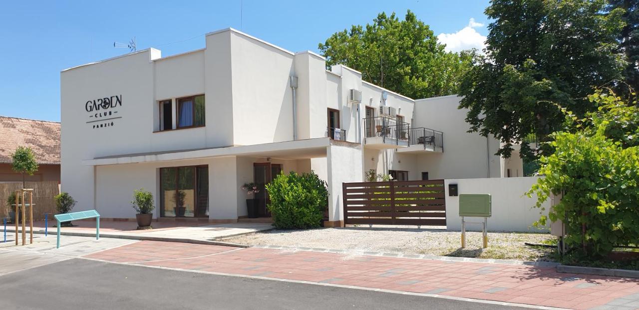 Garden Club Panzio Bed and Breakfast Balatonmáriafürdő Eksteriør billede