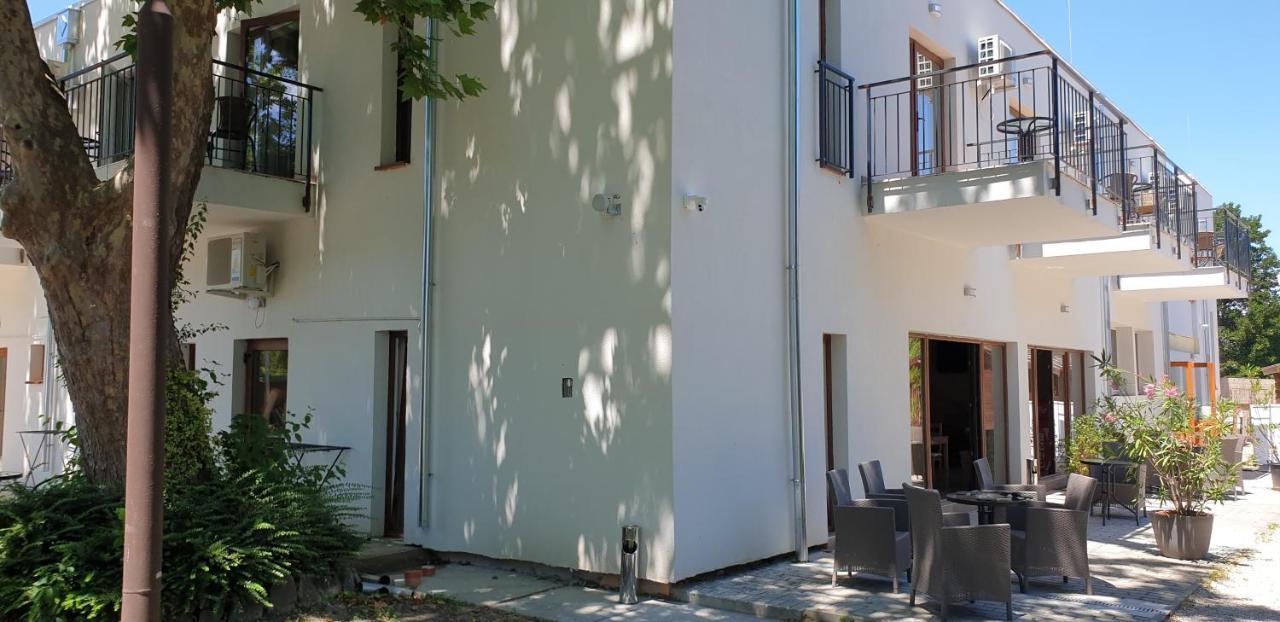 Garden Club Panzio Bed and Breakfast Balatonmáriafürdő Eksteriør billede